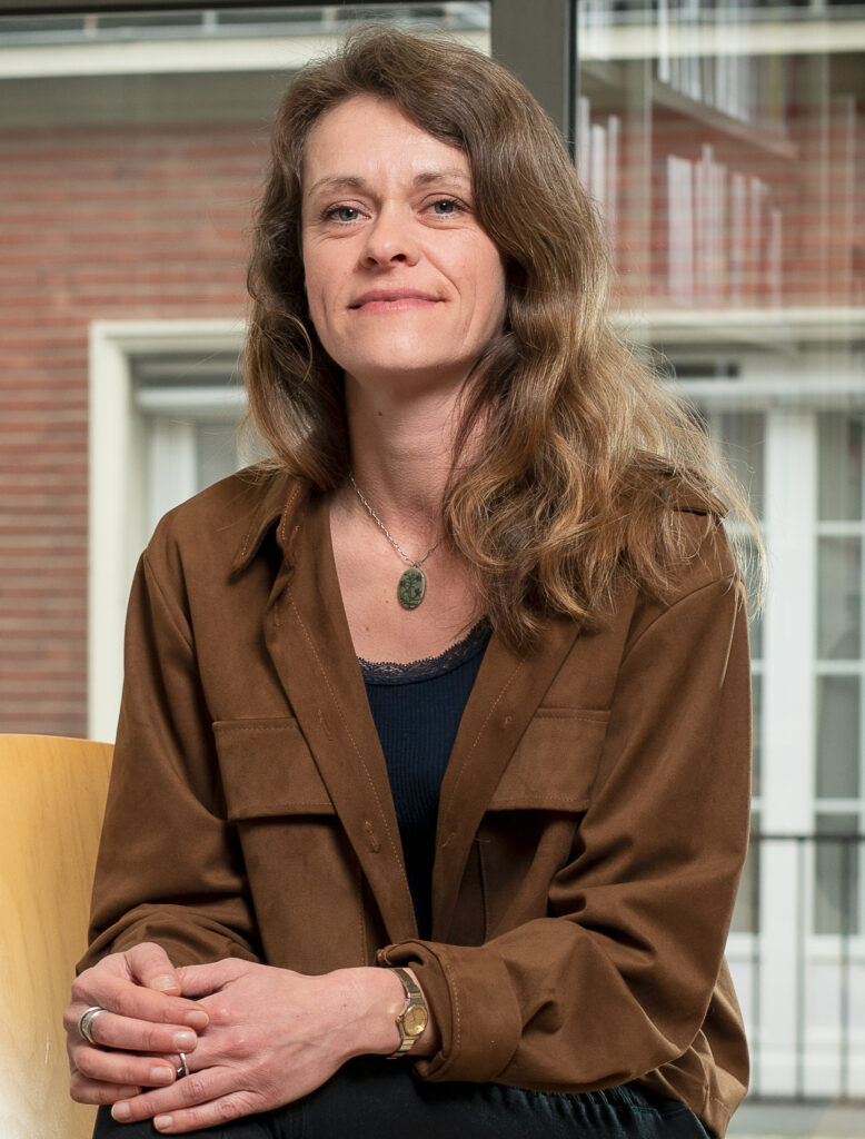 Céline Weissier, biographe professionnelle et expérimentée, vous rend visite entre Paris et les Hauts de France où elle réside.
